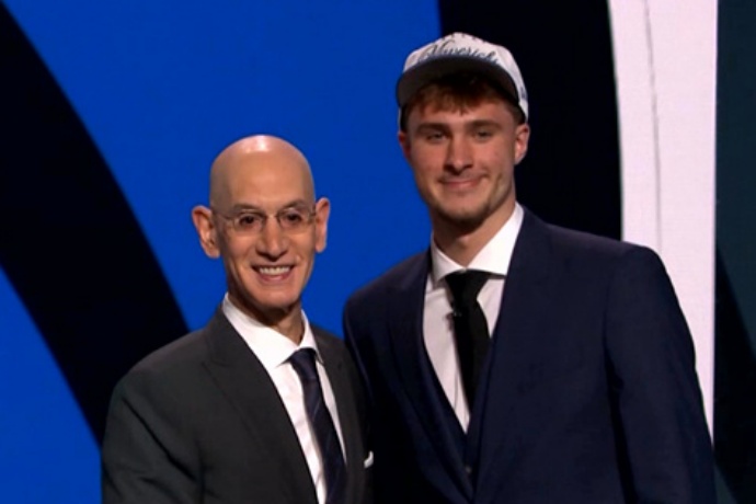 独行侠用状元签选中库珀·弗拉格：未来巨星的崛起